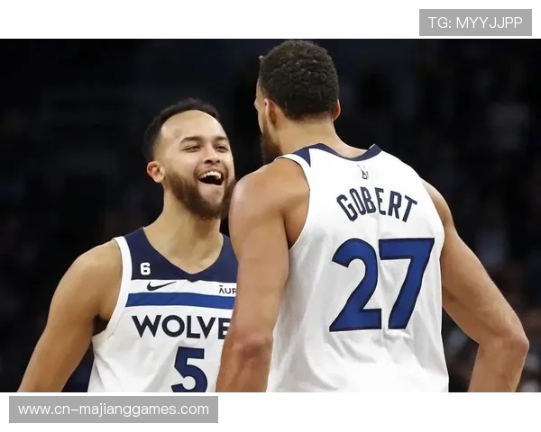 戈贝尔谈森林狼防守：沟通是关键，目标最佳防守球员